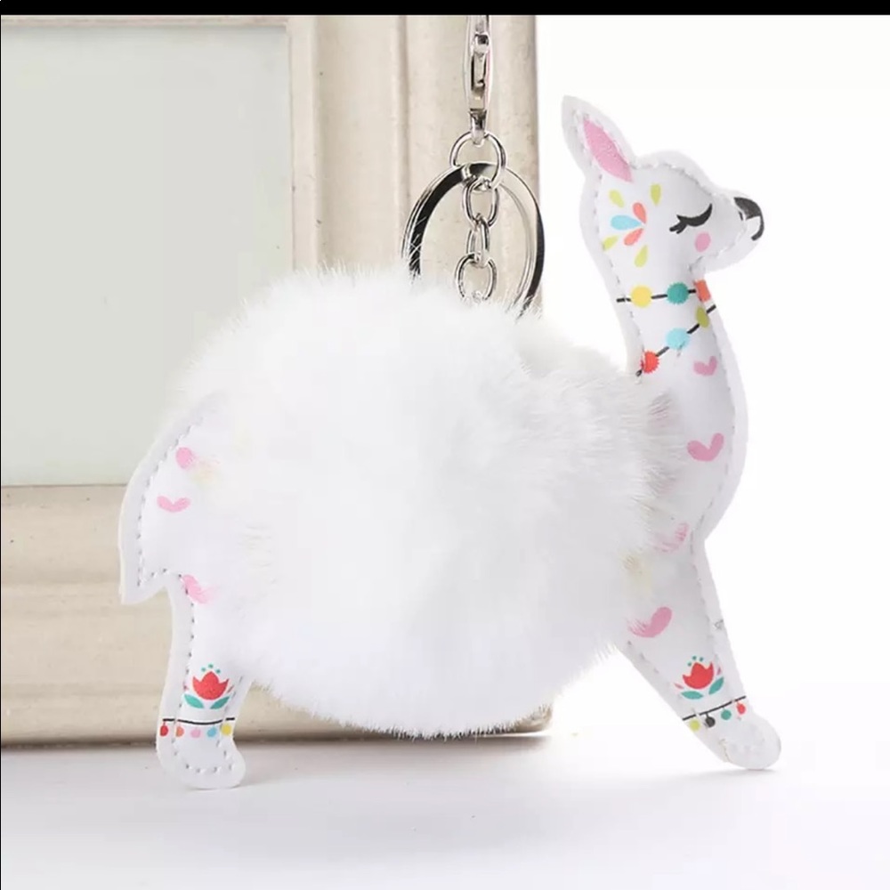 Pompom Llama 🦙 Keychain
